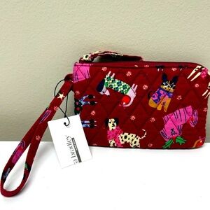Vera Bradley Outlet Essential Quilted Wristlet in Holiday Hounds print, NWT